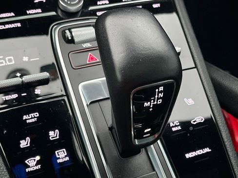 Used 2020 Porsche Cayenne image 25