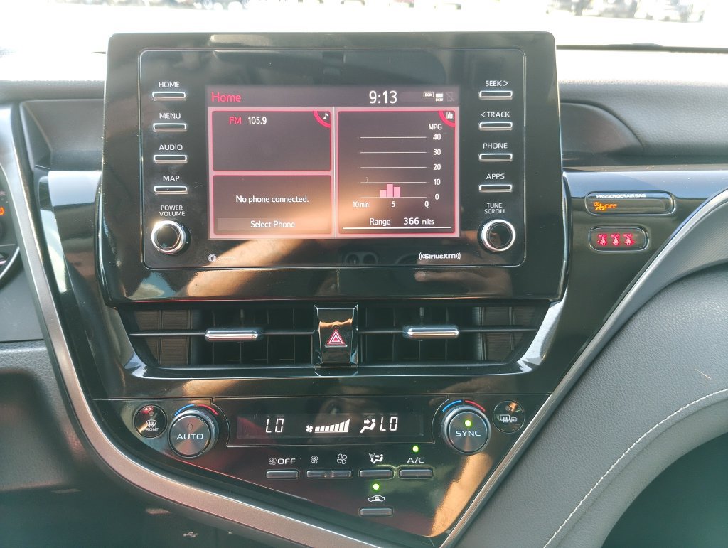 Used 2024 Toyota Camry SE FWD image 3
