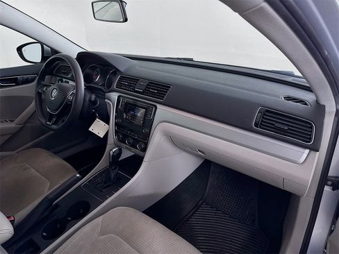 Used 2018 Volkswagen Passat 2.0T S image 27