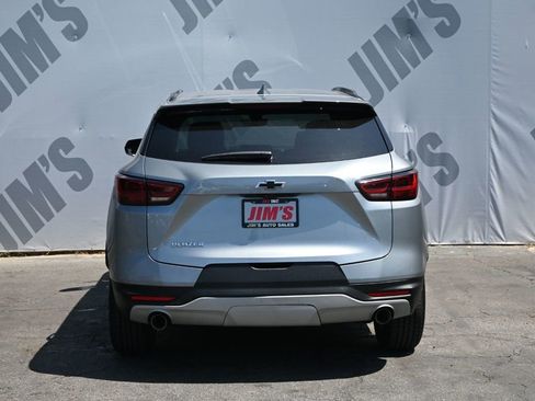Used 2024 Chevrolet Blazer LT w/ Sound & Technology Package FWD image 5