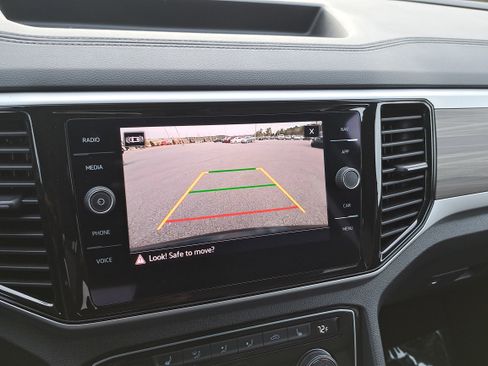 Certified 2023 Volkswagen Atlas SEL image 25