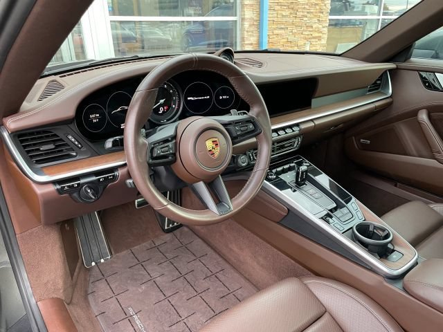 Used 2021 Porsche 911 Carrera 4S AWD/4WD image 2