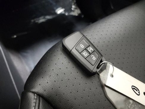 Used 2018 Volkswagen Atlas SE image 36