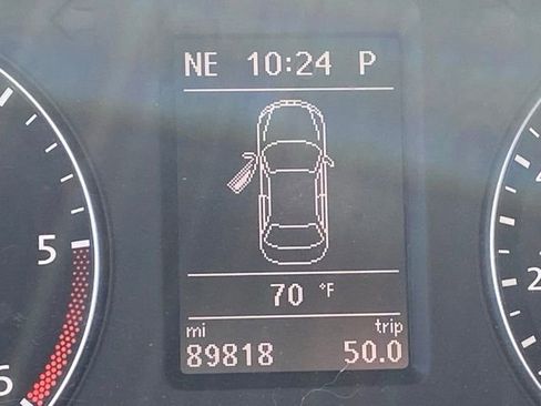 Used 2013 Volkswagen Passat TDI SE image 6