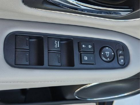 Used 2017 Honda HR-V EX-L image 28