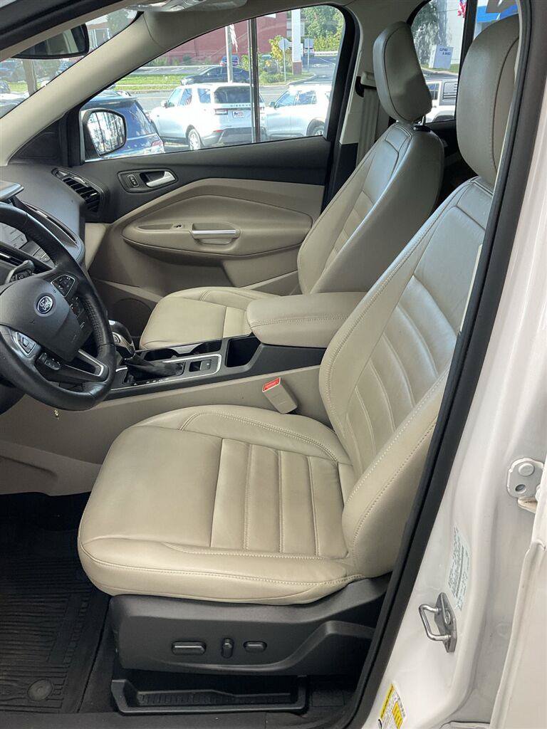 Used 2018 Ford Escape SEL w/ Ford Safe & Smart Package AWD/4WD image 8