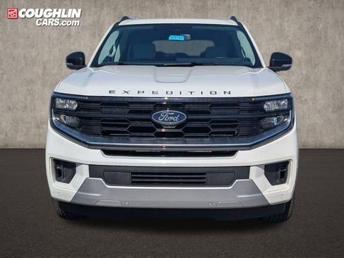 New 2025 Ford Expedition Platinum w/ Platinum Ultimate Package AWD/4WD image 2