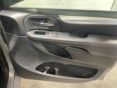 Used 2017 Dodge Grand Caravan GT image 14