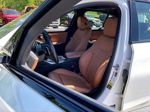 Used 2023 BMW 330i xDrive Sedan w/ Premium Package AWD/4WD image 9