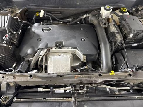 Used 2020 Chevrolet Equinox Premier image 32