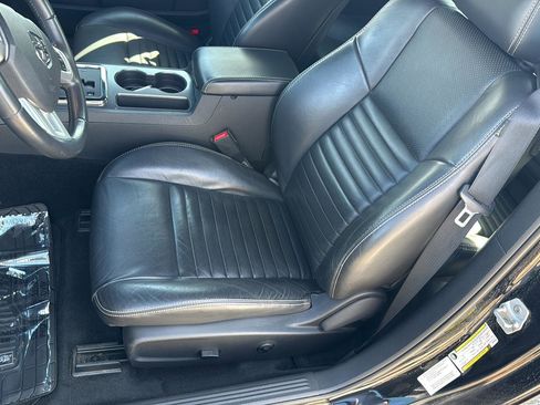 Used 2013 Dodge Challenger R/T Plus image 9