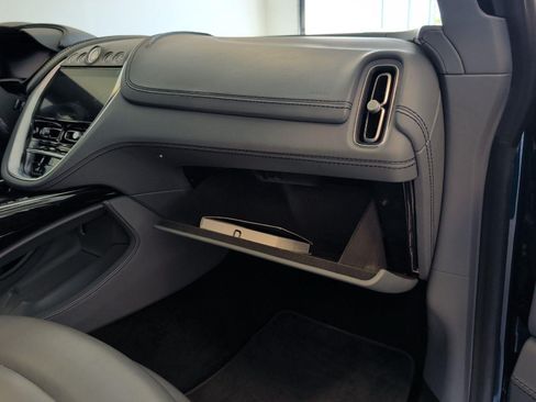 Used 2021 Aston Martin DBX AWD/4WD image 40