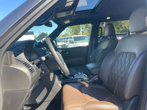 Used 2024 Nissan Armada Platinum image 9