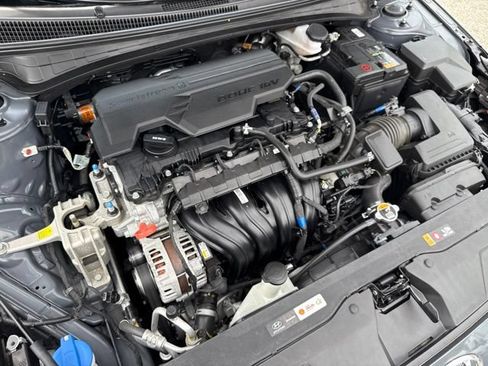 Used 2023 Hyundai Elantra Limited FWD image 29