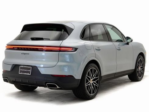 New 2025 Porsche Cayenne image 32