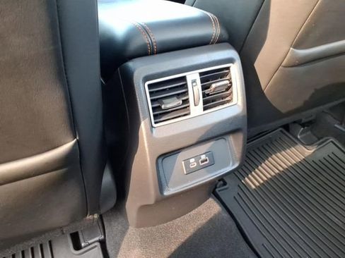 Used 2023 Nissan Maxima SR w/ Sport Mat Group FWD image 9
