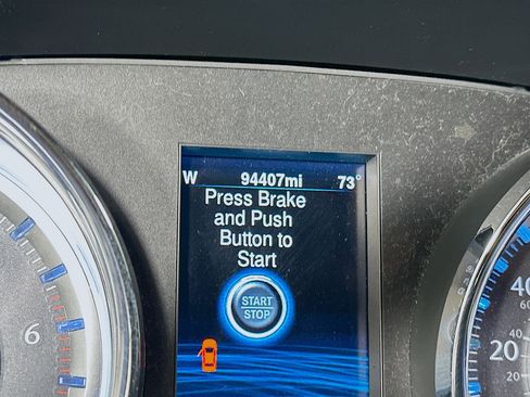 Used 2013 Chrysler 300 S RWD image 19