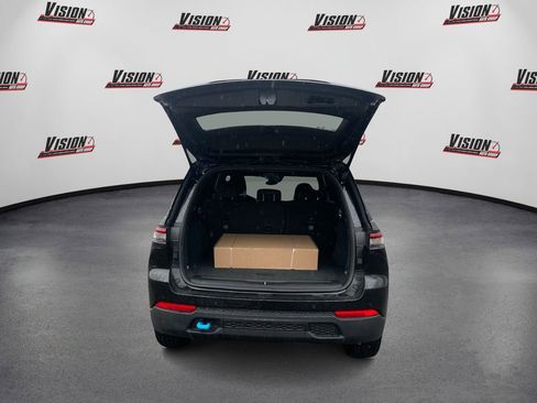 Used 2024 Jeep Grand Cherokee Trailhawk w/ Luxury Tech Group III image 14