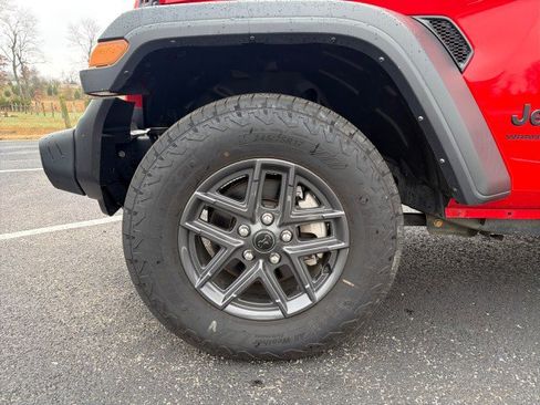 Used 2024 Jeep Wrangler Sport S image 9