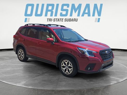 Used 2022 Subaru Forester Premium AWD/4WD image 1