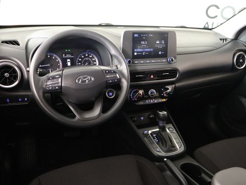 Used 2022 Hyundai Kona SEL w/ Cargo Package AWD/4WD image 2