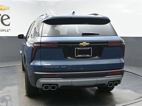 Used 2025 Chevrolet Traverse LT image 36