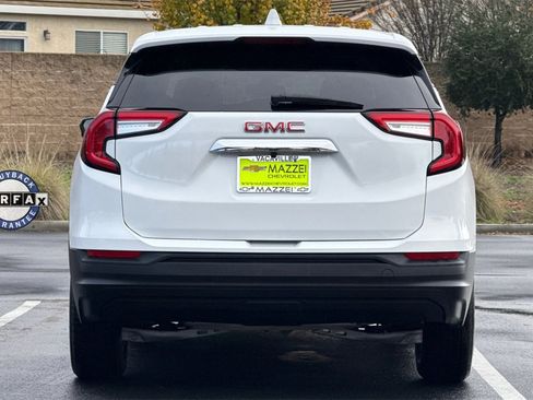 Used 2024 GMC Terrain SLE image 10