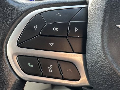 Used 2019 Chrysler Pacifica Touring-L FWD image 54