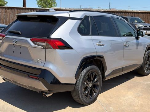 Used 2022 Toyota RAV4 SE AWD/4WD image 5
