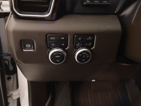 Used 2024 GMC Sierra 1500 Denali image 15