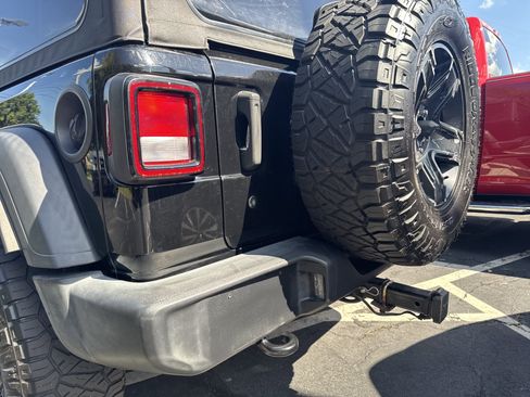 Used 2019 Jeep Wrangler Unlimited Sport image 7