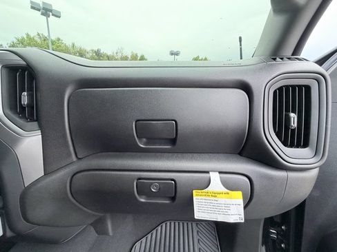 Used 2022 Chevrolet Silverado 1500 Custom image 17