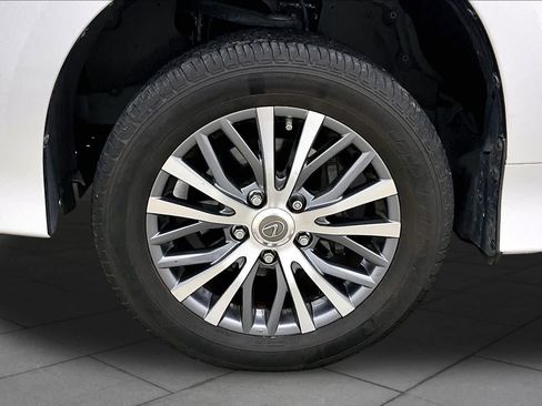 Used 2020 Lexus LX 570 4WD w/ Luxury Package image 11