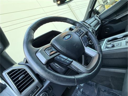 Used 2018 Ford Expedition XLT w/ Equipment Group 202A image 9