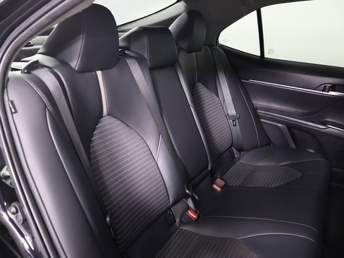 Used 2024 Toyota Camry SE image 28