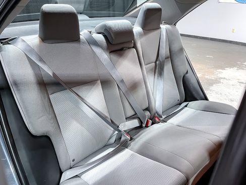 Used 2015 Toyota Corolla LE Premium image 17