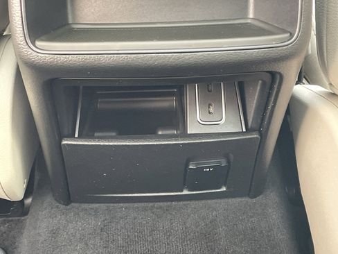 Certified 2023 Mercedes-Benz GLE 450 4MATIC image 40