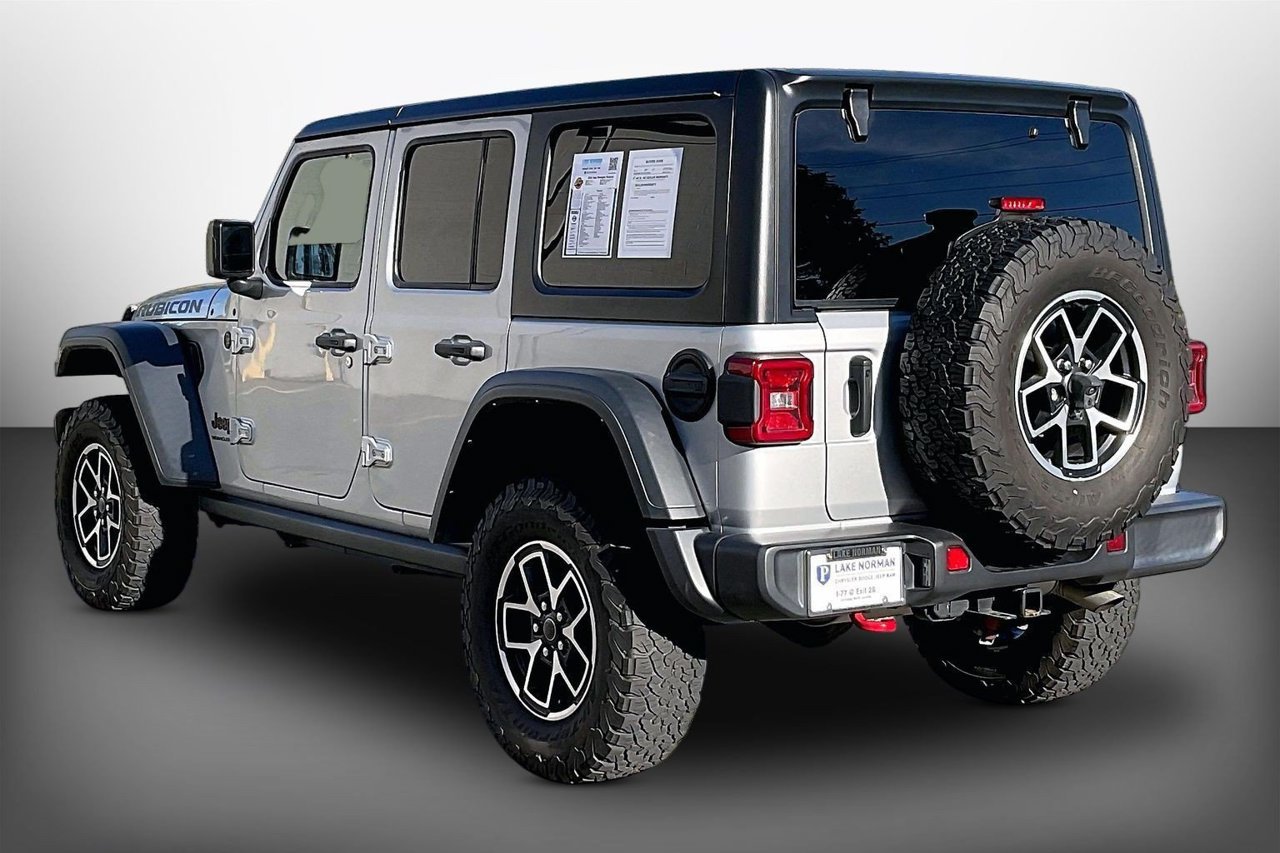 Used 2024 Jeep Wrangler Unlimited Rubicon AWD/4WD image 6