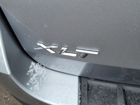 Used 2023 Ford Explorer XLT image 11