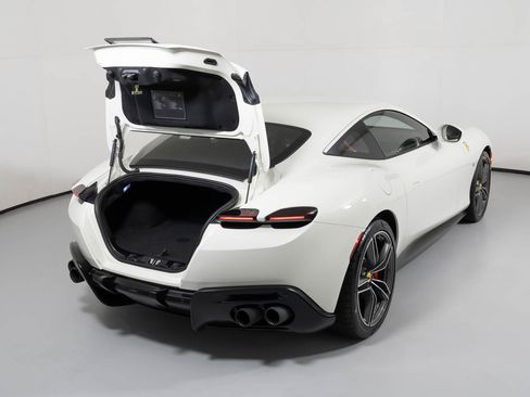Used 2022 Ferrari Roma image 16