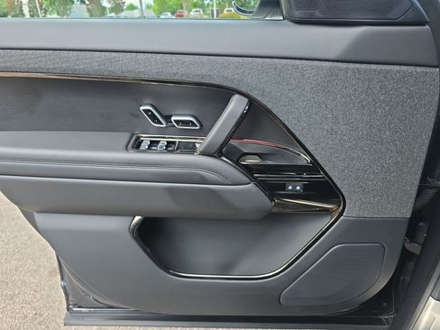 Certified 2025 Land Rover Range Rover Sport SE AWD/4WD image 27