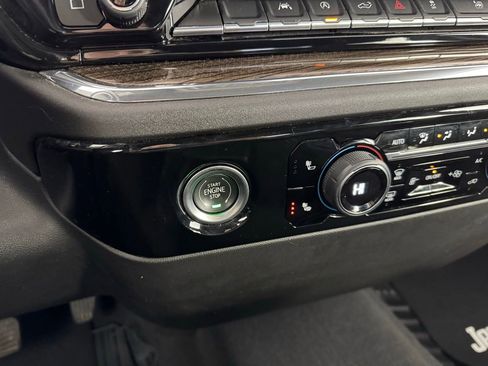 Used 2023 Chevrolet Silverado 1500 LT image 18