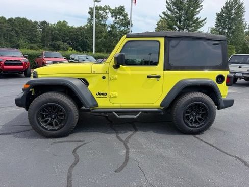 Used 2022 Jeep Wrangler Sport AWD/4WD image 4