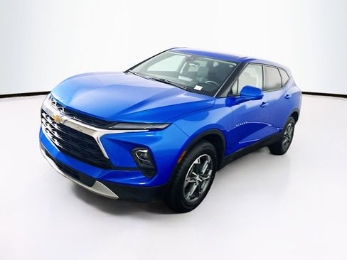 Used 2025 Chevrolet Blazer LT image 3