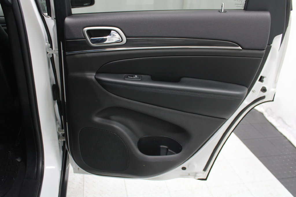 Used 2019 Jeep Grand Cherokee Limited AWD/4WD image 20