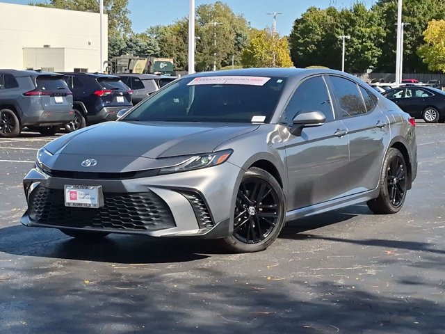 Certified 2026 Toyota Camry SE AWD/4WD image 2