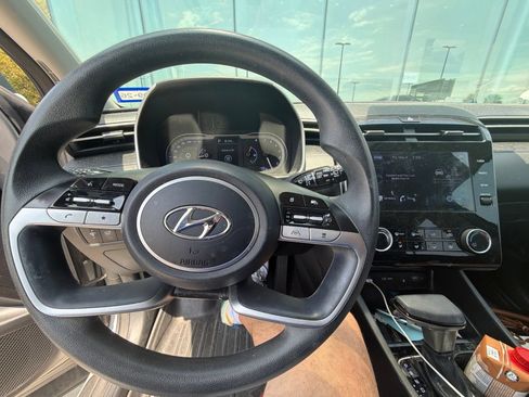 Used 2023 Hyundai Tucson SEL FWD image 9