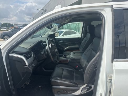 Used 2020 GMC Yukon SLT image 2