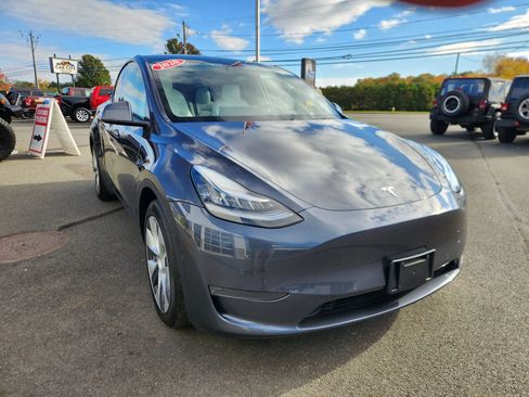 Used 2020 Tesla Model Y Long Range image 21