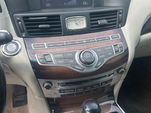 Used 2015 INFINITI Q70 L 3.7 w/ Deluxe Touring Package image 11